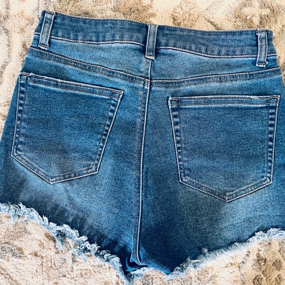 Forever 21 Jean shorts - Picture 2 of 3